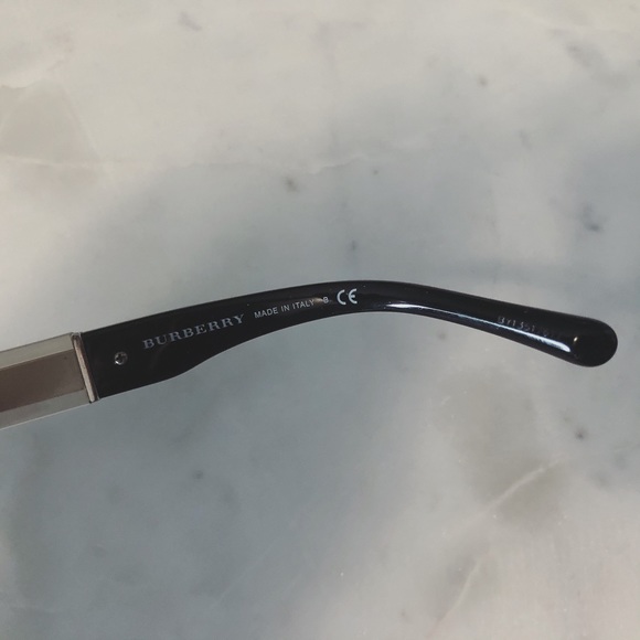 Burberry Sunglasses - Picture 6 of 6